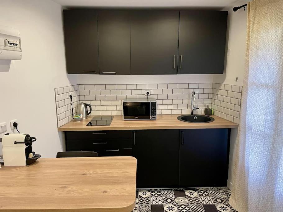 Le Moulin 3 - Appartement Tout Confort Centre Ville - Beziers - Wifi - Tv Connecte Esterno foto